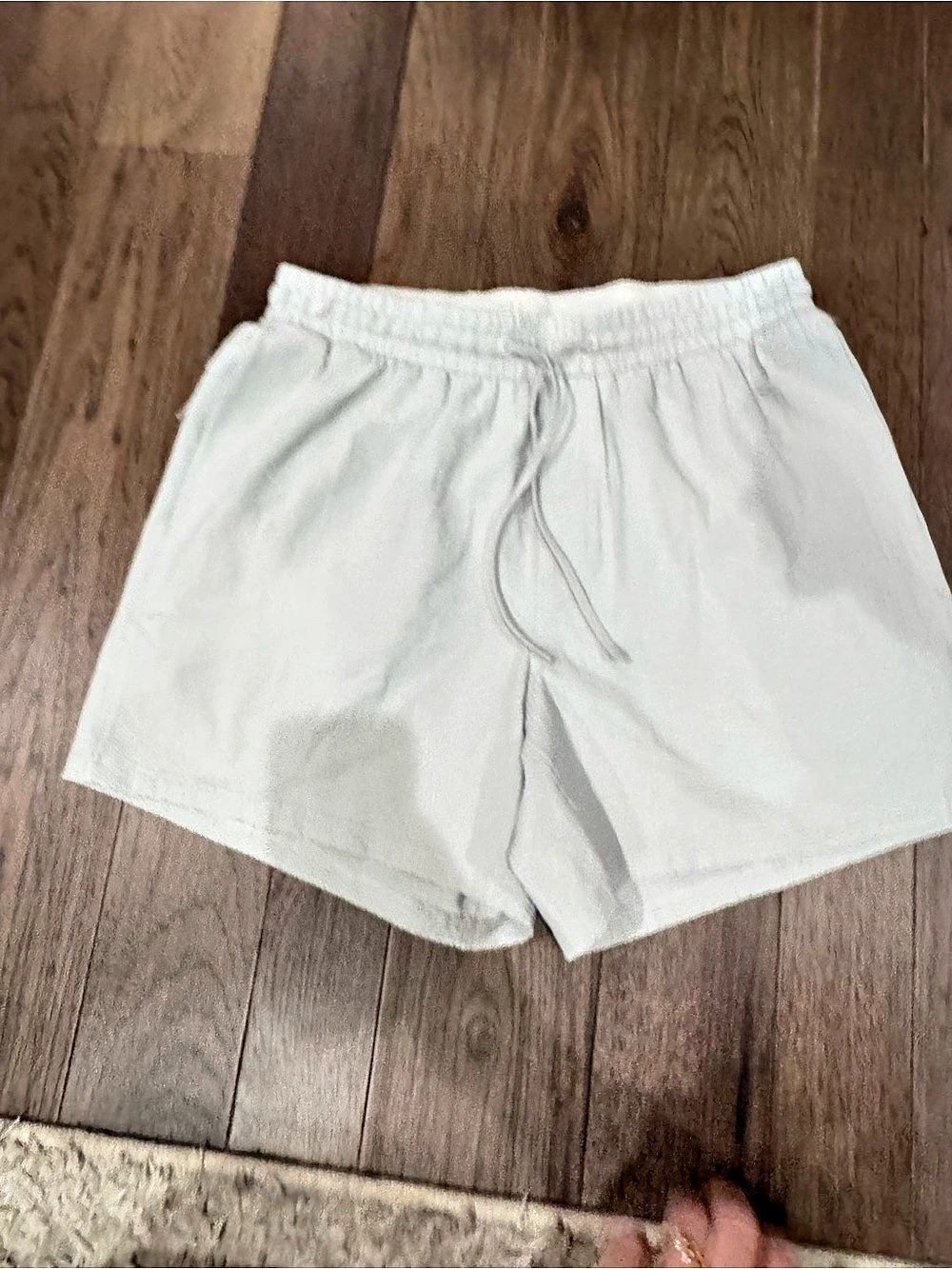 Lululemon men’s light gray shorts